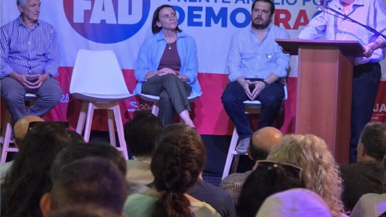Un histórico dirigente radical se adelantó y lanzó su candidatura a diputado nacional.