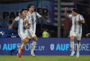 Acá está el campeón (Mundial): sin Messi y con un golazo de Almada, Argentina le ganó a Uruguay y quedó a un empate de la Copa del Mundo