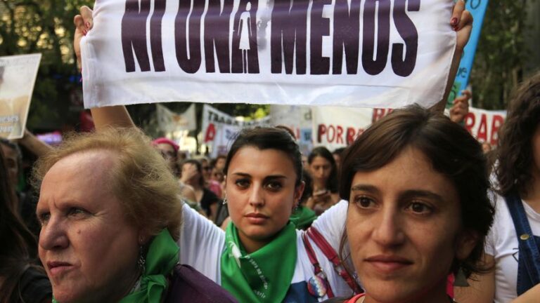 El Gobierno desafía al feminismo en el Día de la Mujer con un mensaje negacionista