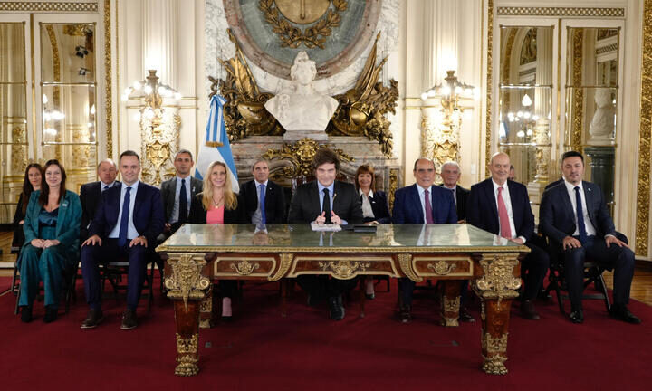 El gobierno de Milei va por su segunda devaluación en 14 meses de gestión