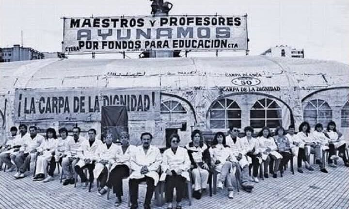 ¡LA CARPA BLANCA DE LA DIGNIDAD!