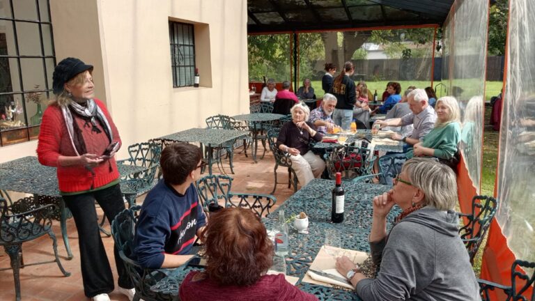 Hoy en Amarteycafe charlamos con Nancy, guía turística de un contingente que visitó Abbott.