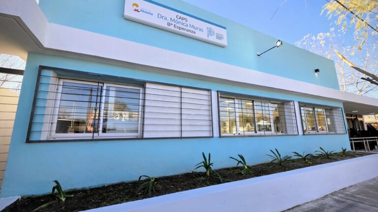 Kicillof inauguró el nuevo edificio del Centro de Atención Primaria de la Salud del barrio Esperanza